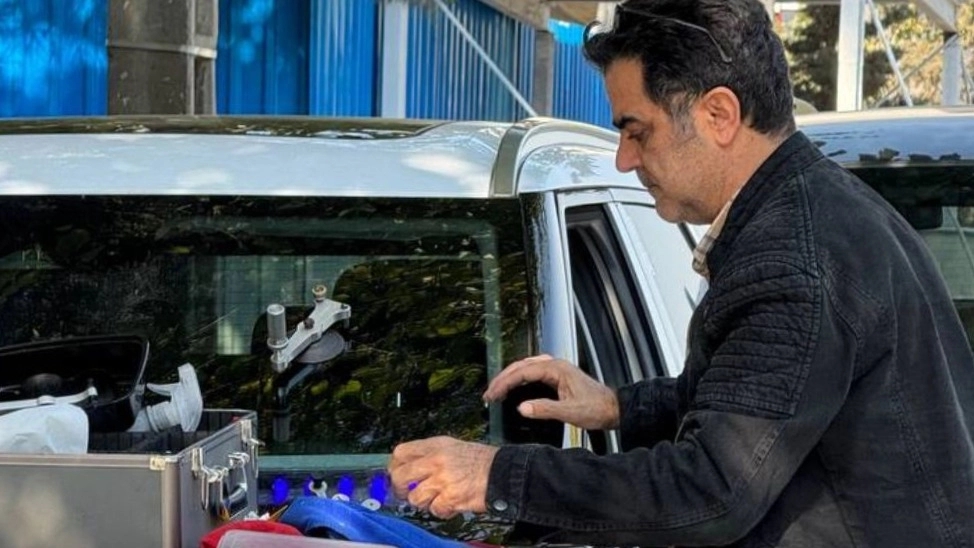 Car glass repair in Tehran Preservation of glass fabric with Surin Clinic in Tehran