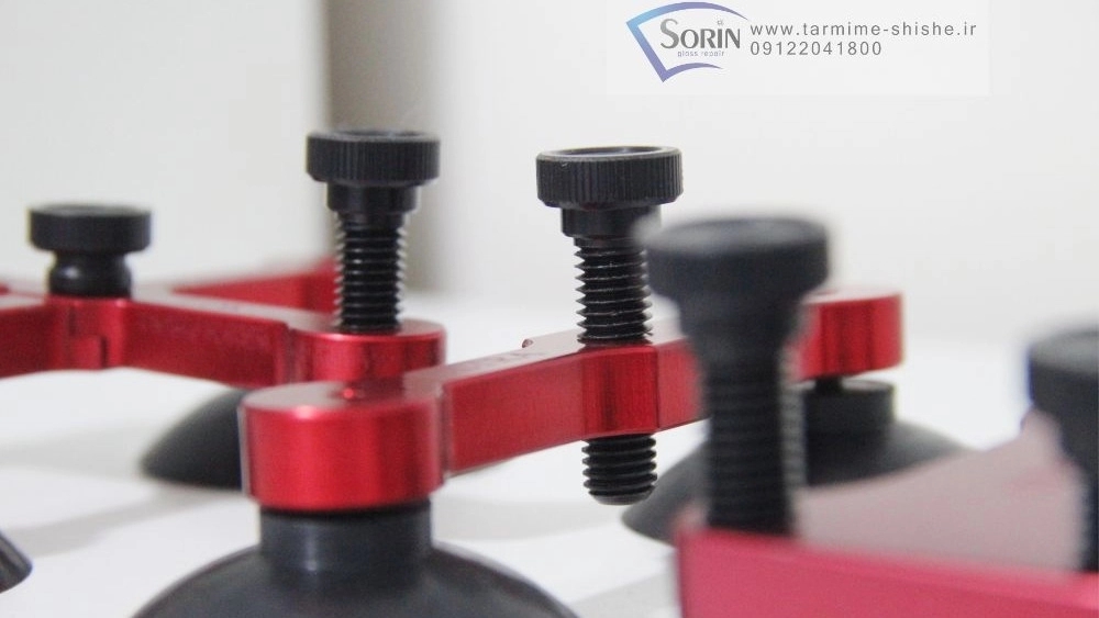 ترمیم شیشه خودرو در تهران با ابزار و رزین پیشرفته سورین ترمیم شیشه خودرو در تهران با ابزار و رزین پیشرفته سورین