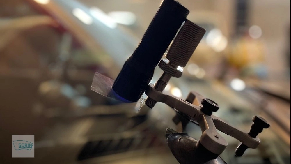 ترمیم ترک و سنگ خوردگی شیشه جلو ماشین در تهران؛کیفیت بالا با سورین ترمیم ترک و سنگ خوردگی شیشه جلو ماشین در تهران؛کیفیت بالا با سورین